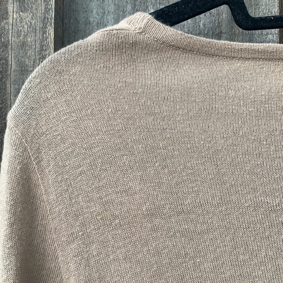 Cream sweater - Picture 7 of 11